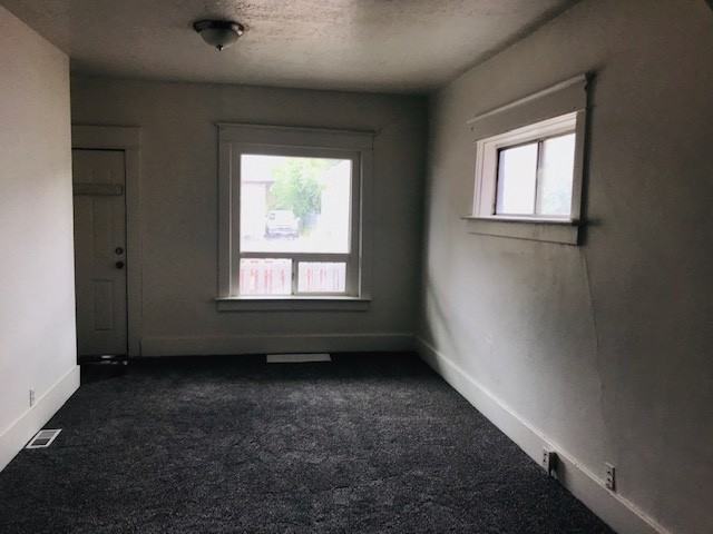 337 32nd St - Photo 2 of 5