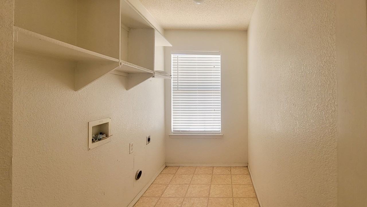 10449 Valle Suave Dr - Photo 4 of 12