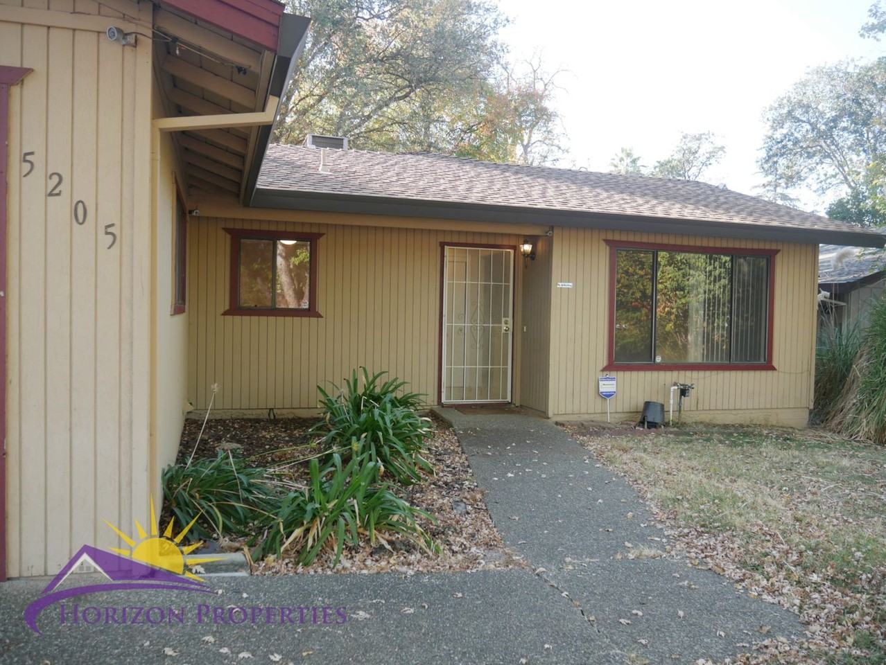 5205 Roseana Ct - Photo 3 of 28