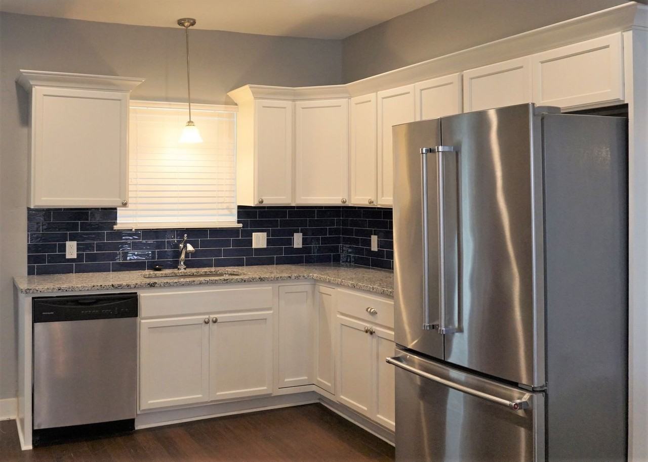 929 Nw 24th St - Photo 5 of 28