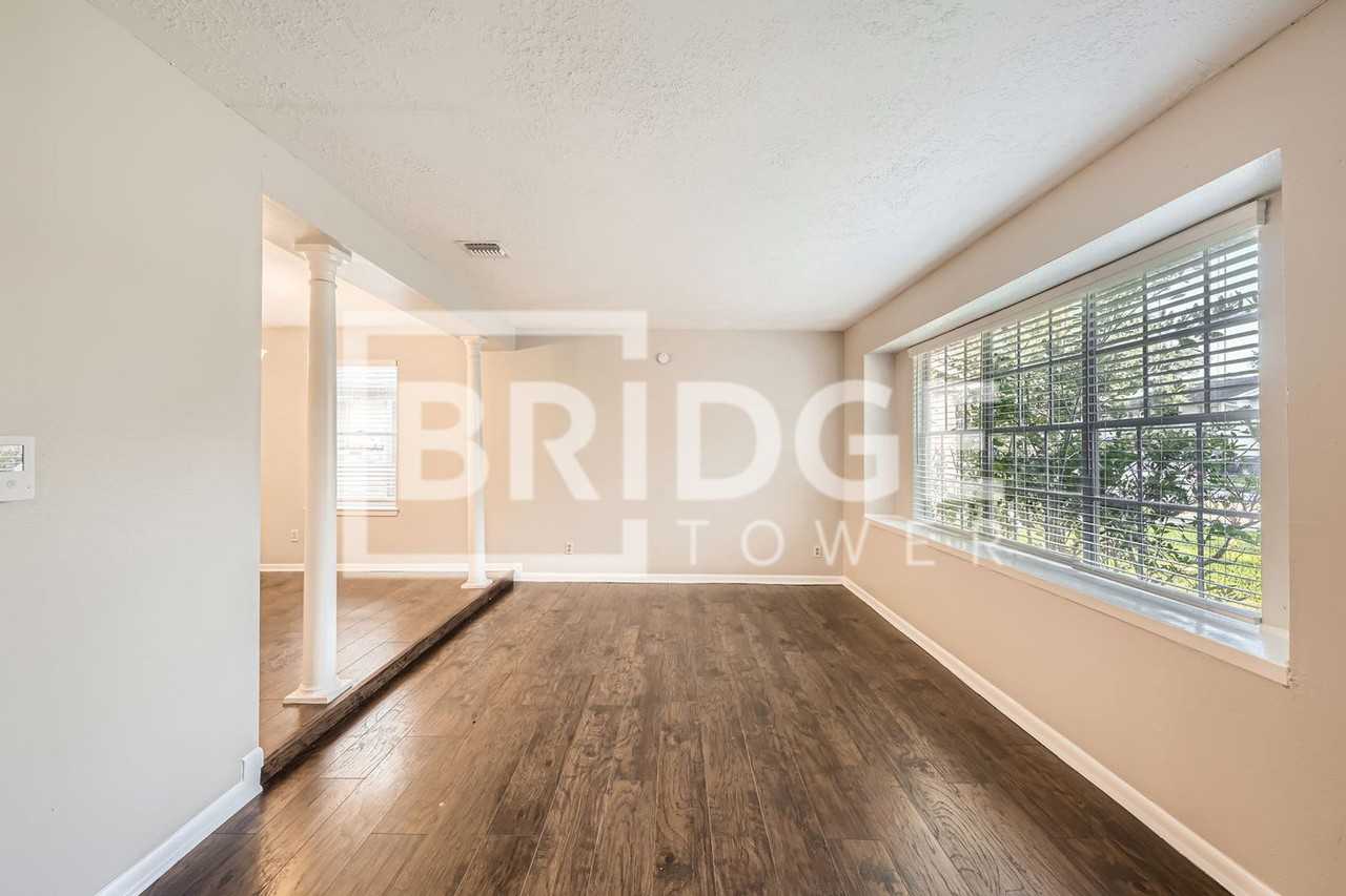 11818 Dorrance Ln - Photo 2 of 29