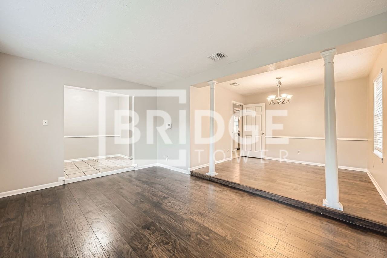 11818 Dorrance Ln - Photo 3 of 29