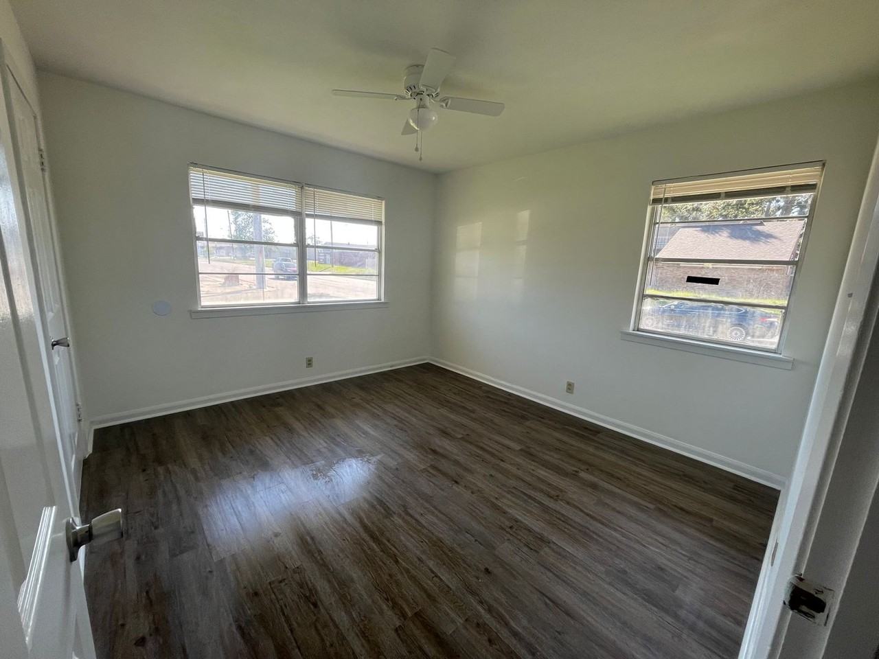 1101 Sunset Drive - Photo 5 of 8