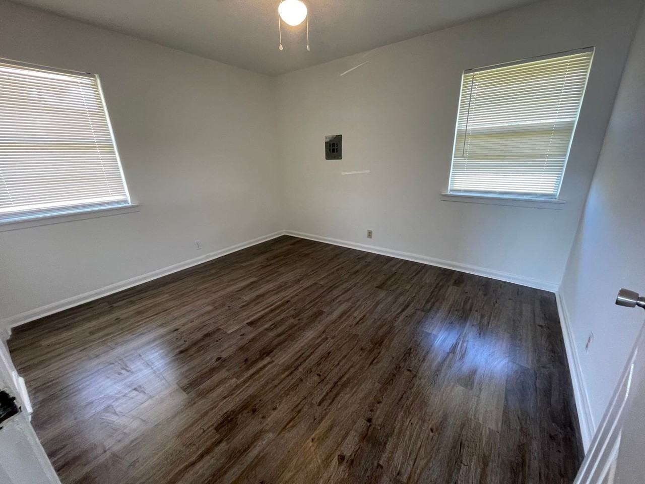 1101 Sunset Drive - Photo 6 of 8