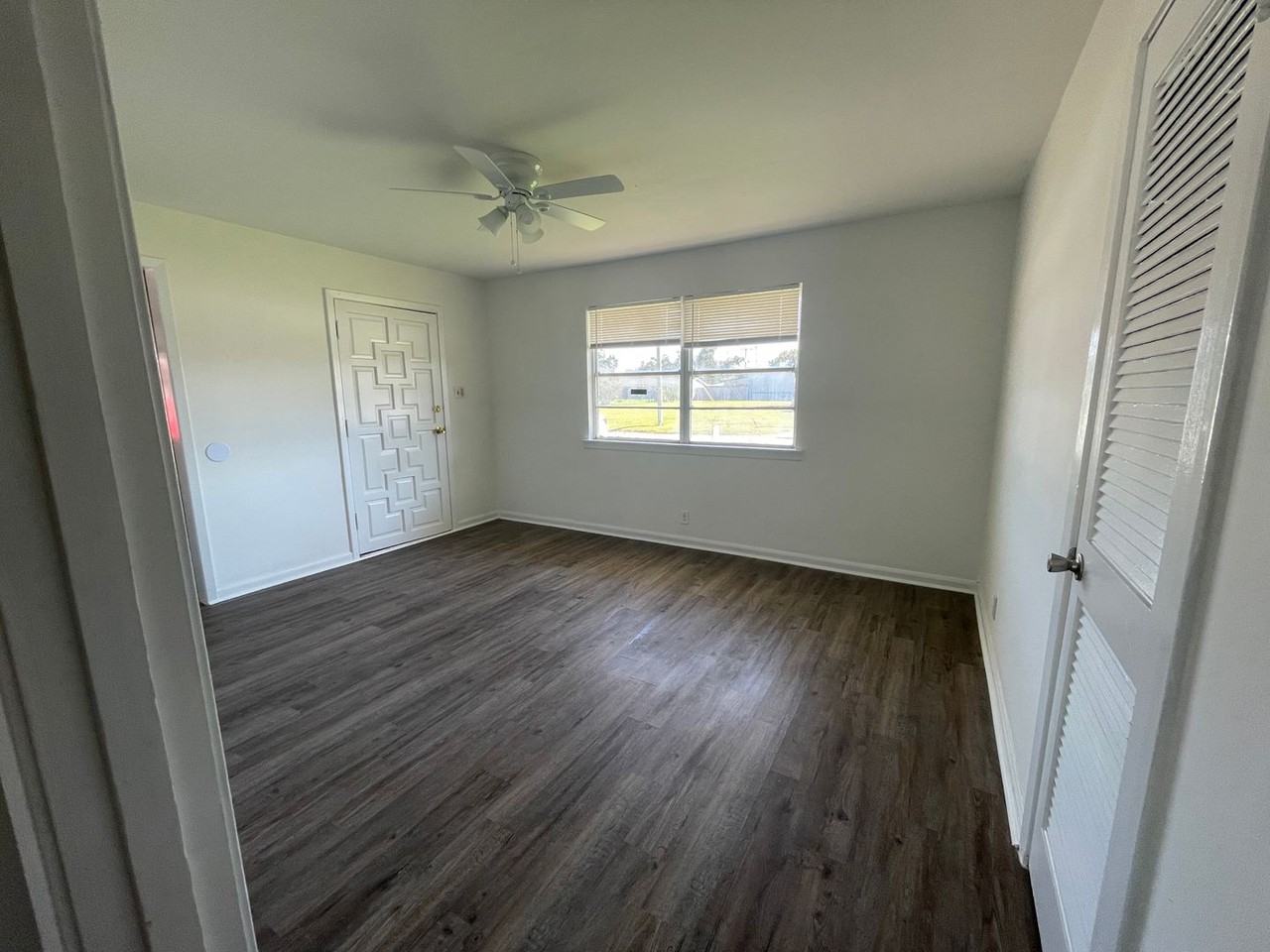 1101 Sunset Drive - Photo 7 of 8