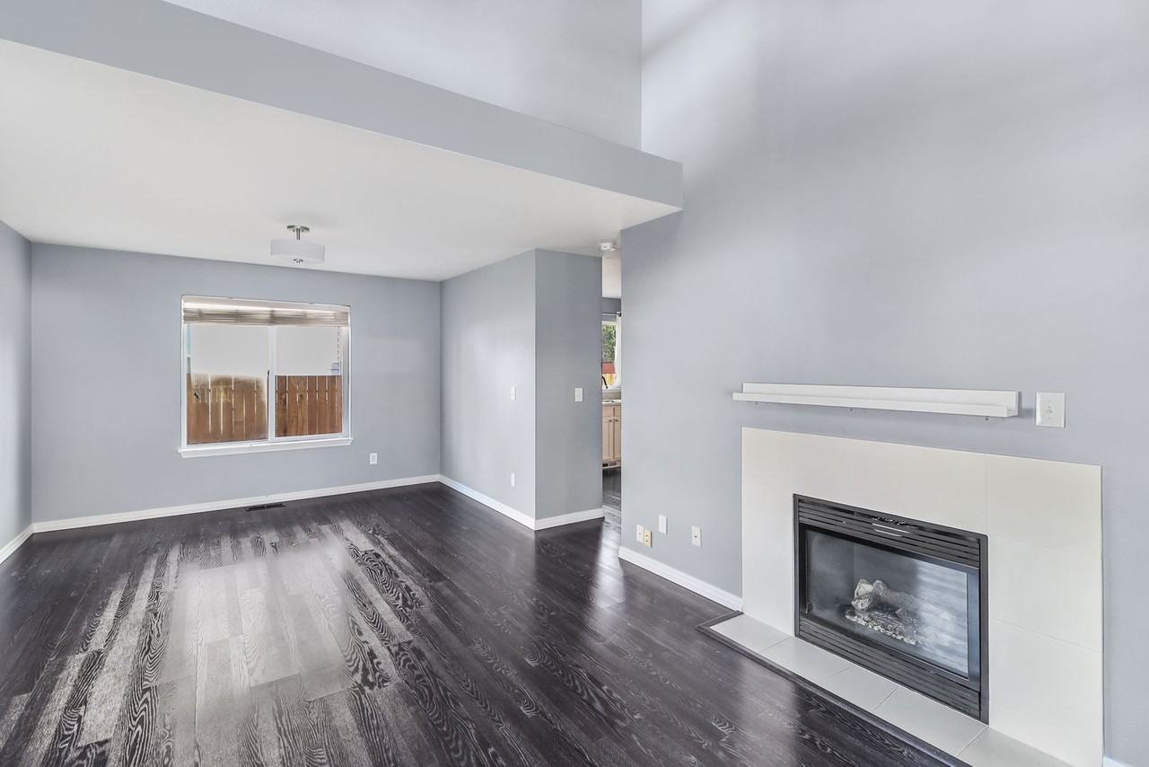 1099 Nw Redwing Dr - Photo 2 of 17