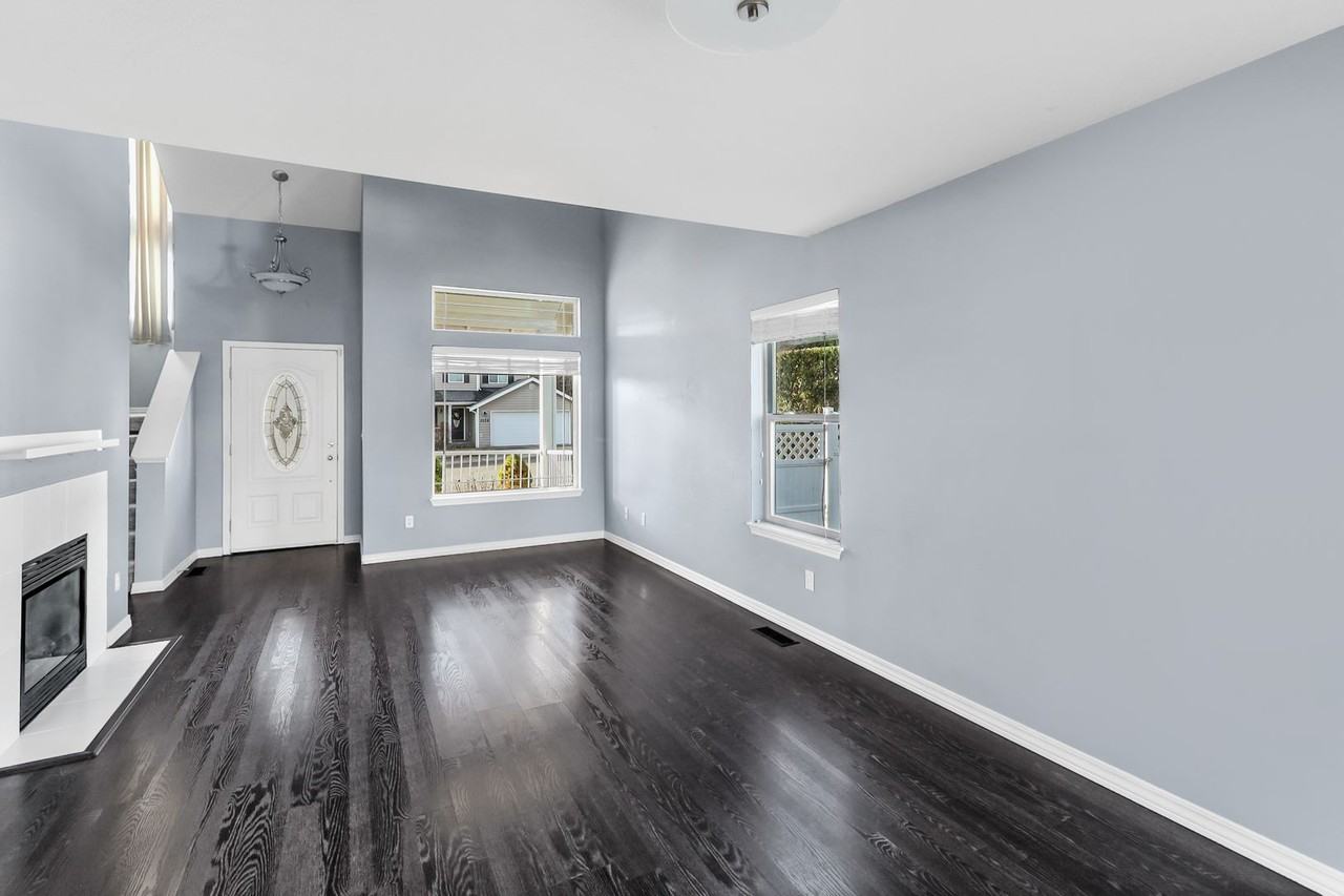 1099 Nw Redwing Dr - Photo 3 of 17