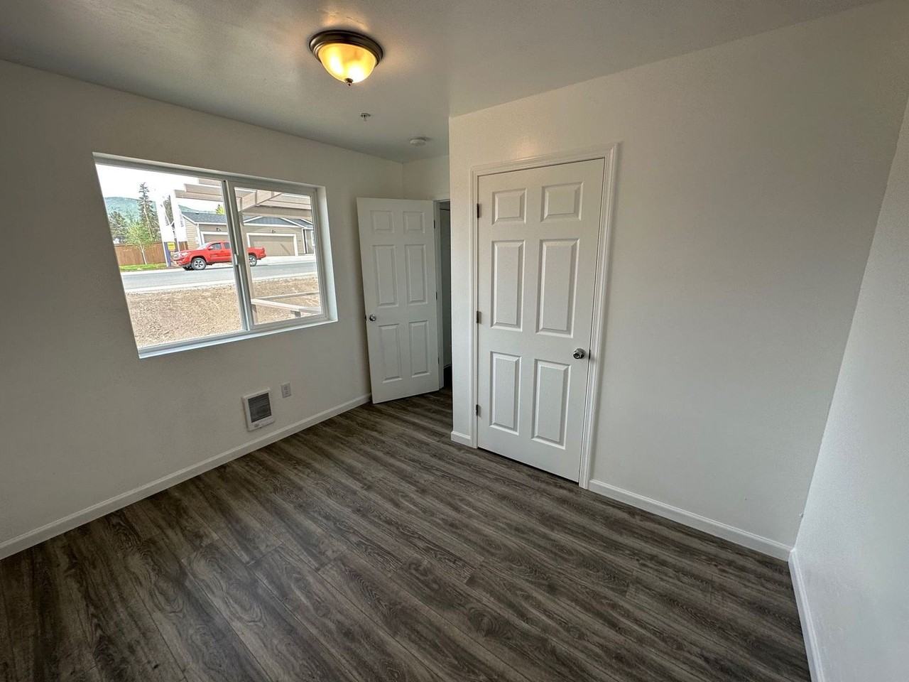 5348 Amberview Ln - Photo 2 of 9
