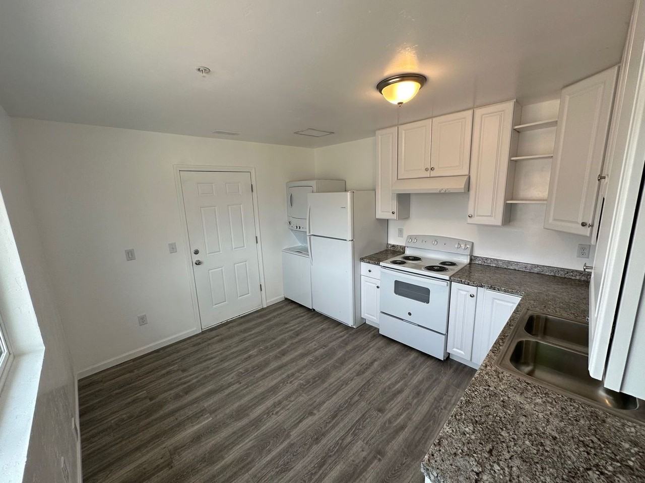 5348 Amberview Ln - Photo 4 of 9