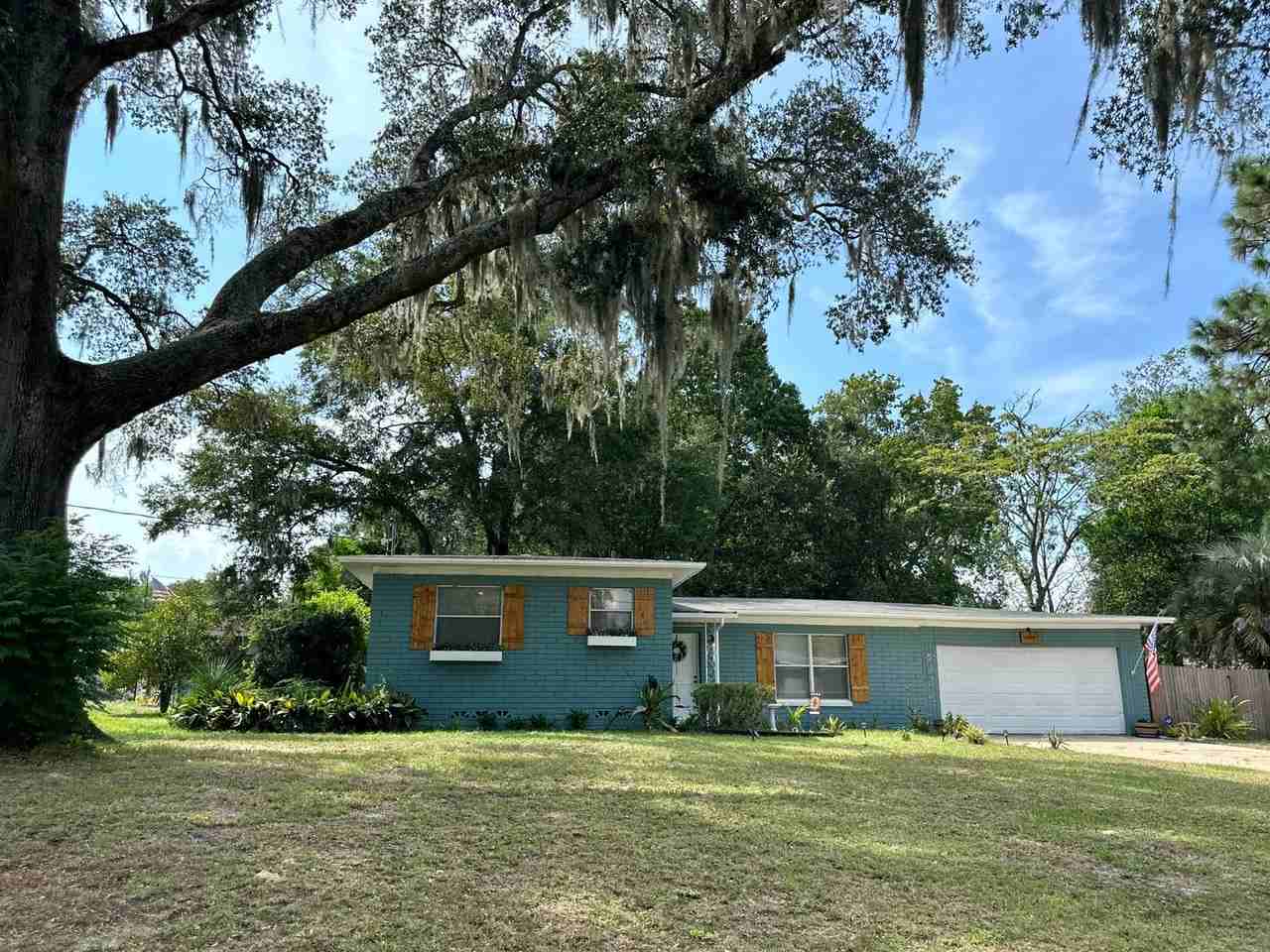 1704 Serena Dr E - Photo 2 of 30