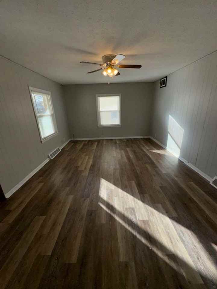 2224 Margybeth Ave - Photo 2 of 12