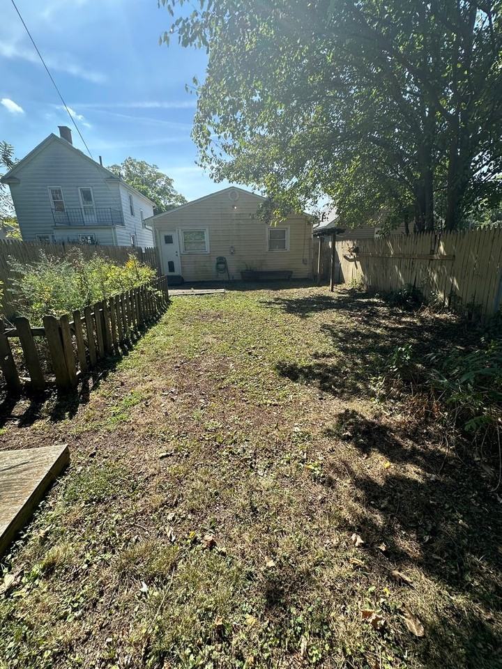 1714 Georgia Ave - Photo 2 of 10