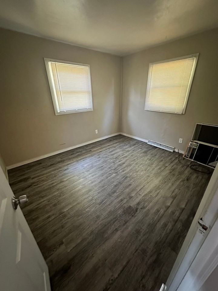 1714 Georgia Ave - Photo 5 of 10