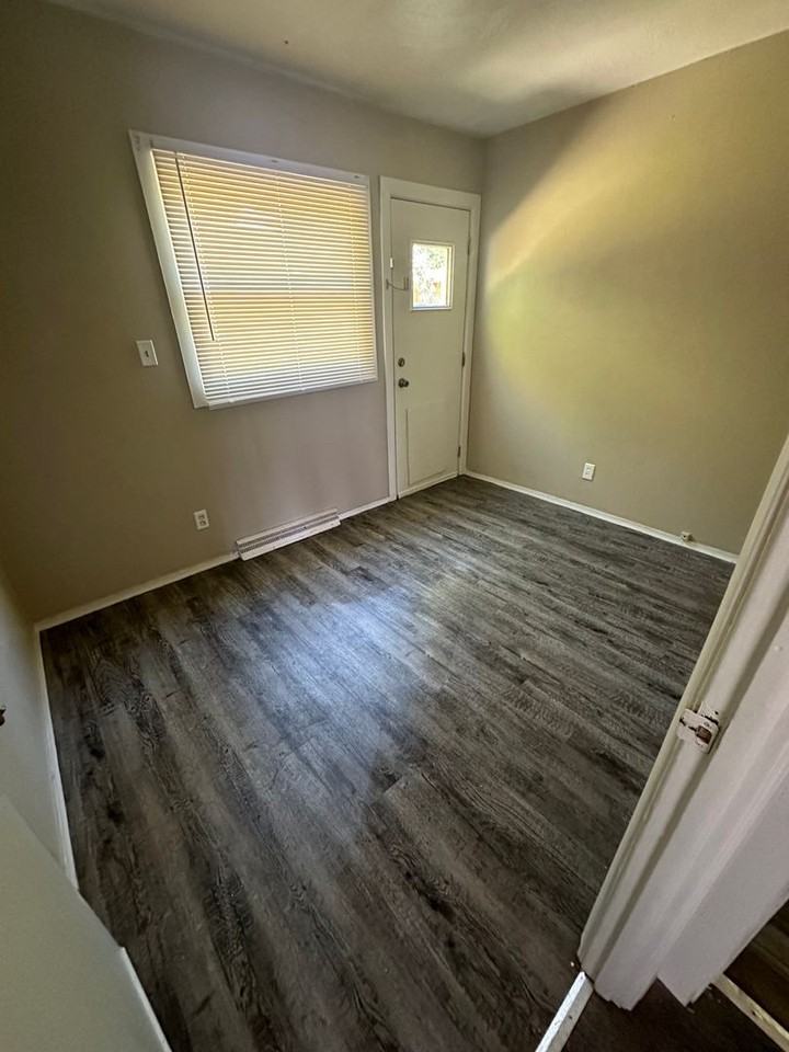 1714 Georgia Ave - Photo 7 of 10