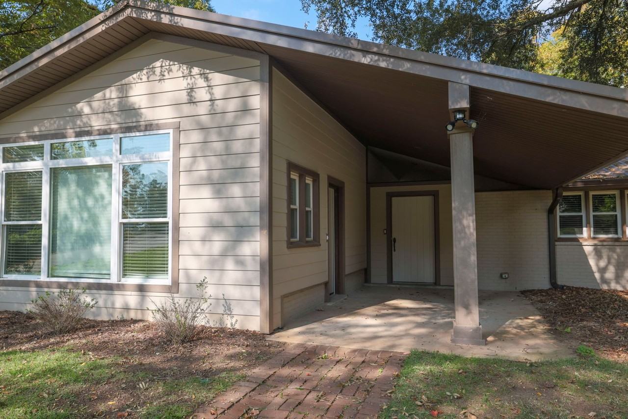 114 Lewis Rd - Photo 2 of 15