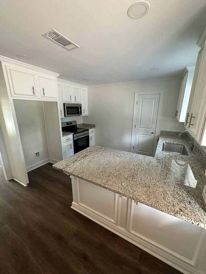 189 Creekside Dr - Photo 3 of 14