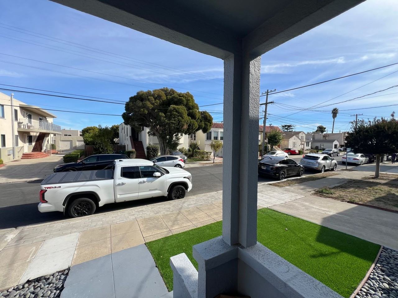 675 Easton Ave - Photo 3 of 22