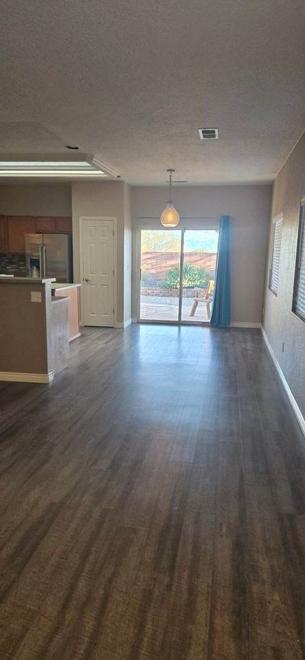 8904 Sundoro Pl Nw - Photo 3 of 18