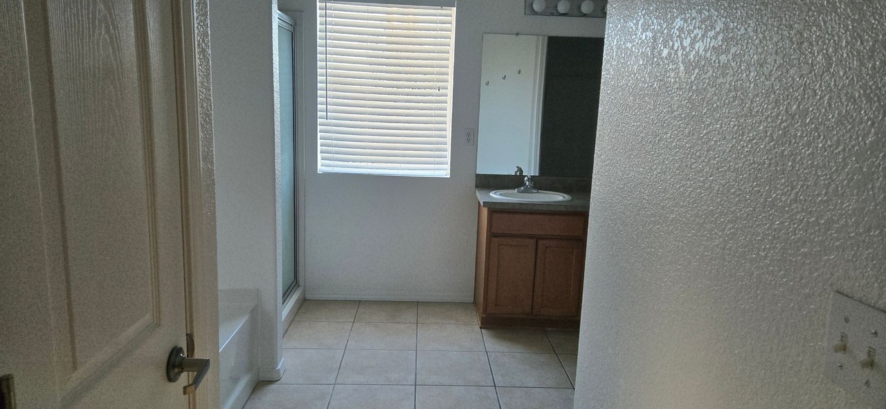 8904 Sundoro Pl Nw - Photo 5 of 21