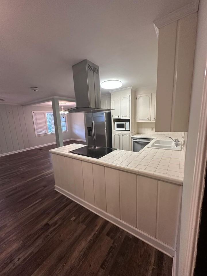 101 Pinehurst Dr - Photo 3 of 31