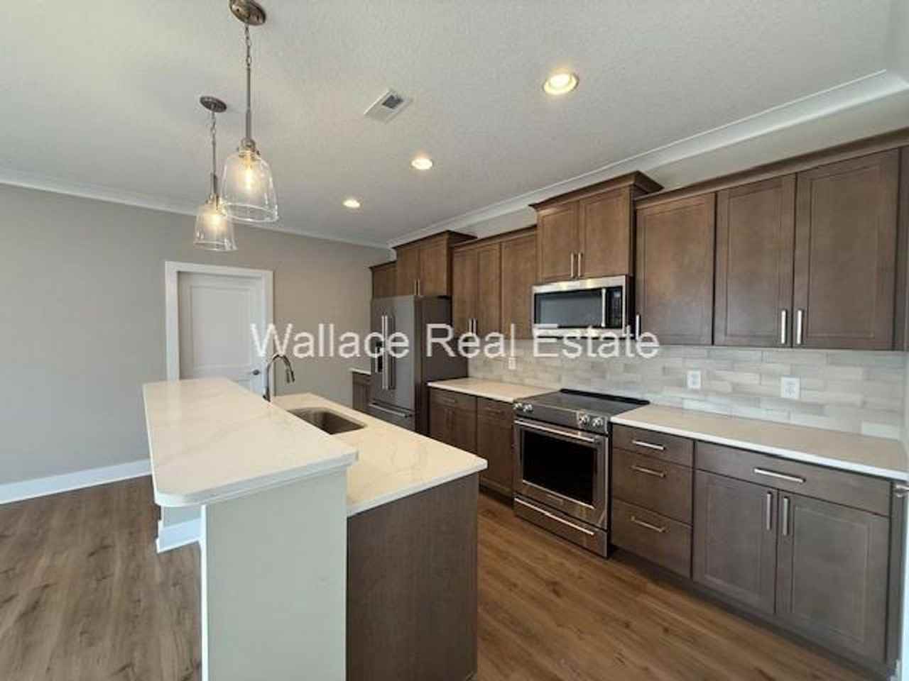 7221 Sassafras Way - Photo 3 of 12