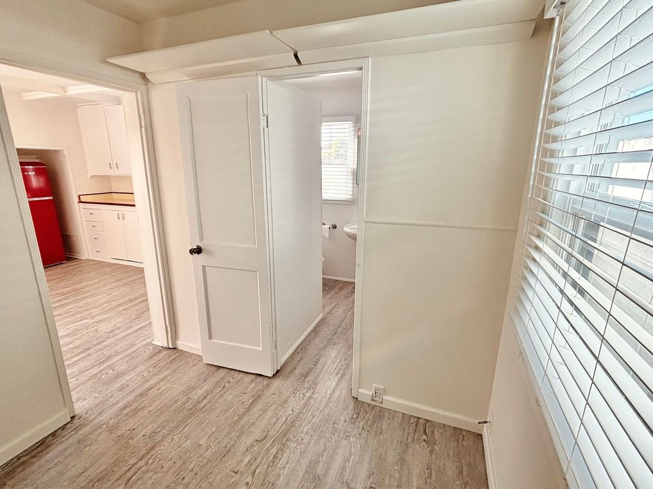 358 1/2 Loma Vista St - Photo 4 of 11