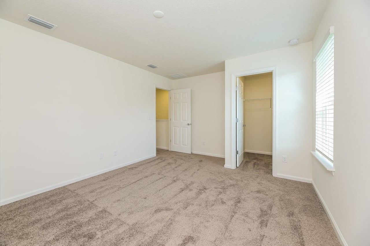 140 Beach Palm Ct - Photo 7 of 15