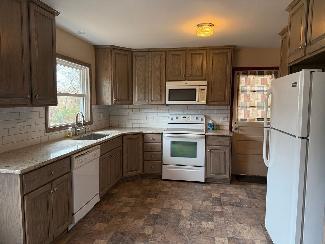 520 Palmyra Bellegrove Rd - Photo 2 of 13