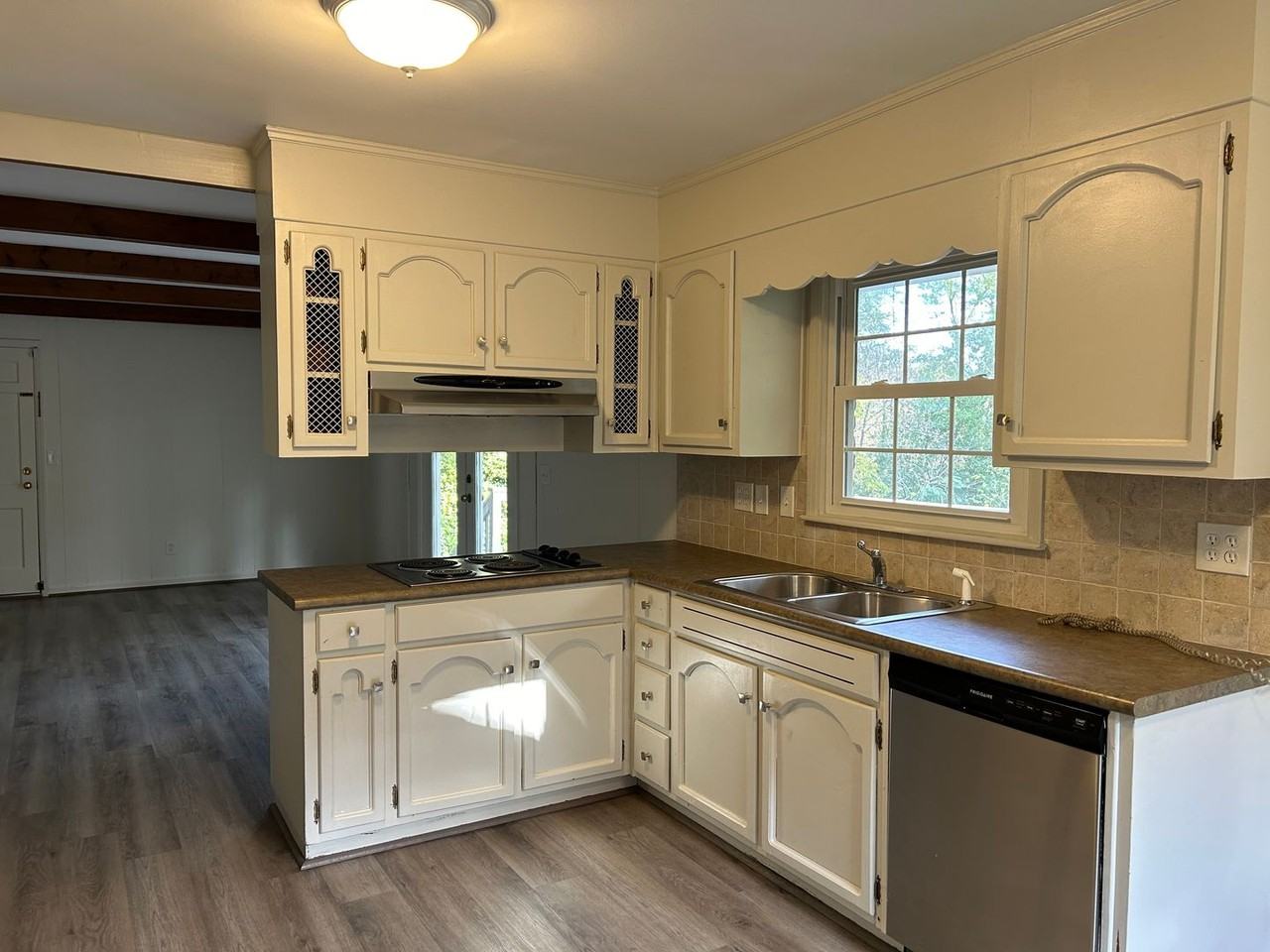 5841 Southhall Rd - Photo 3 of 12