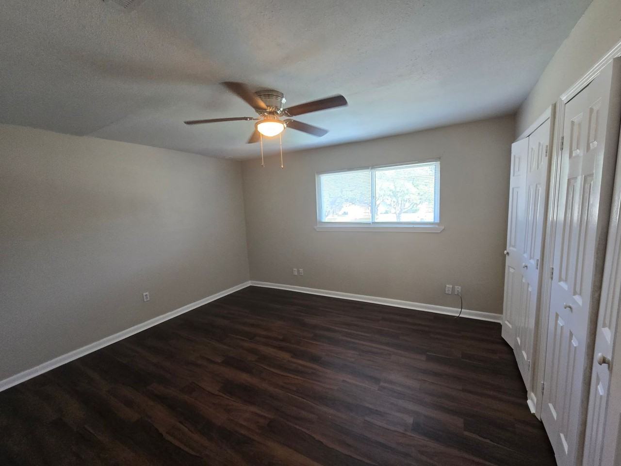 4846 Crowder Blvd - Photo 3 of 12