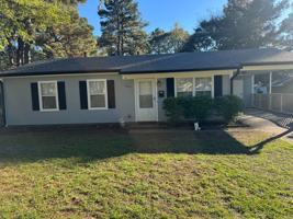 featured image of 2831 Holiday Ln