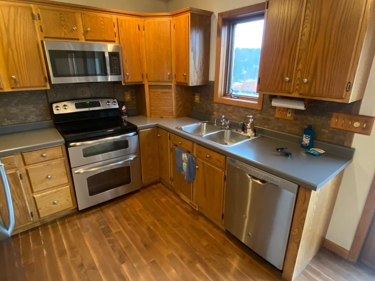 914 Chicago Ave - Photo 2 of 24