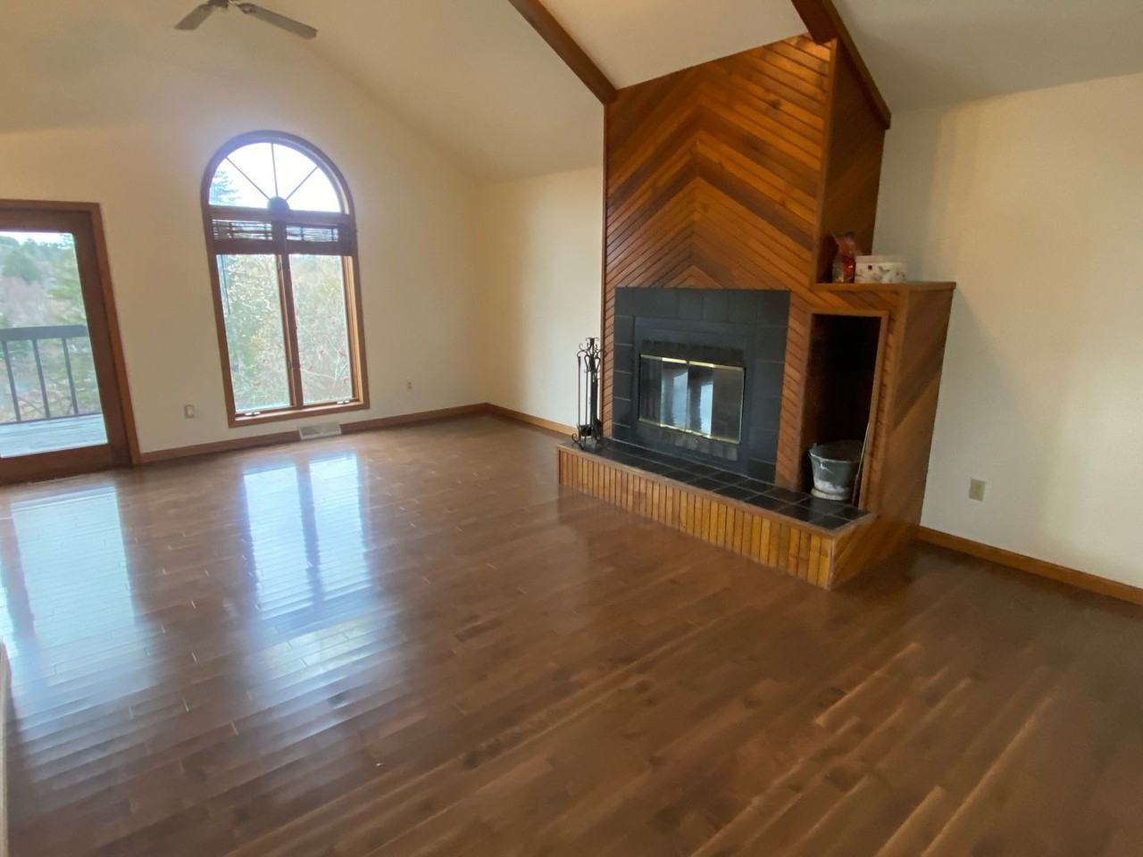 914 Chicago Ave - Photo 4 of 24