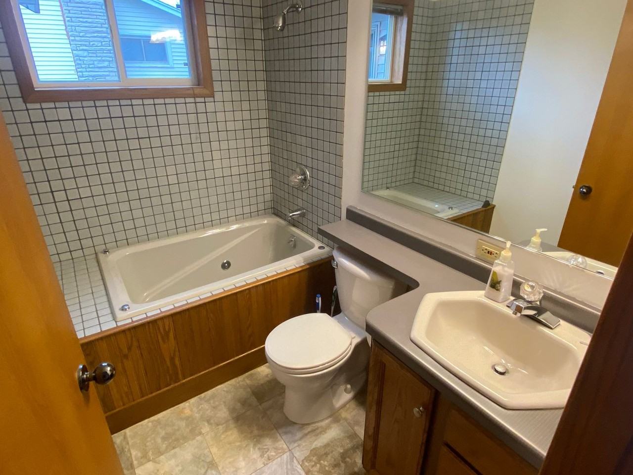 914 Chicago Ave - Photo 7 of 24