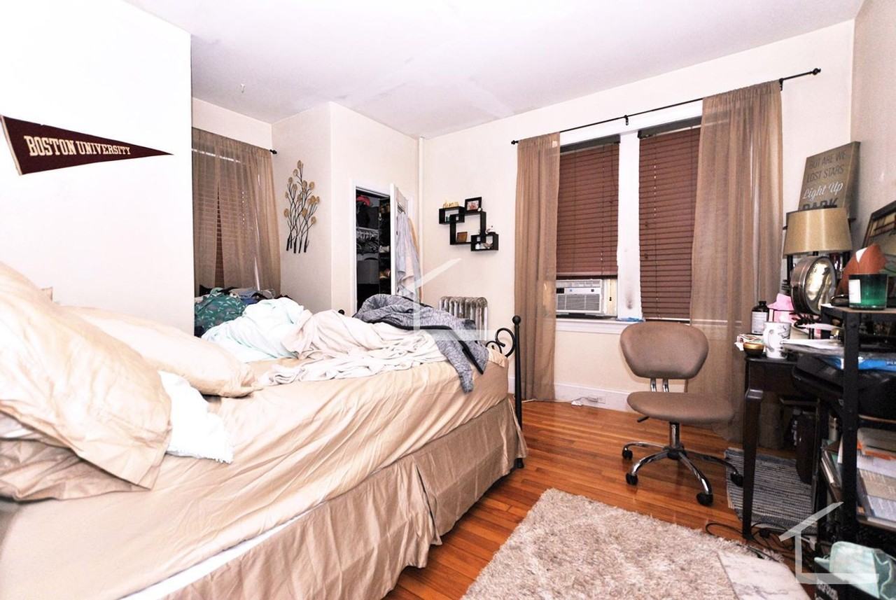 64 Egmont St - Photo 4 of 6