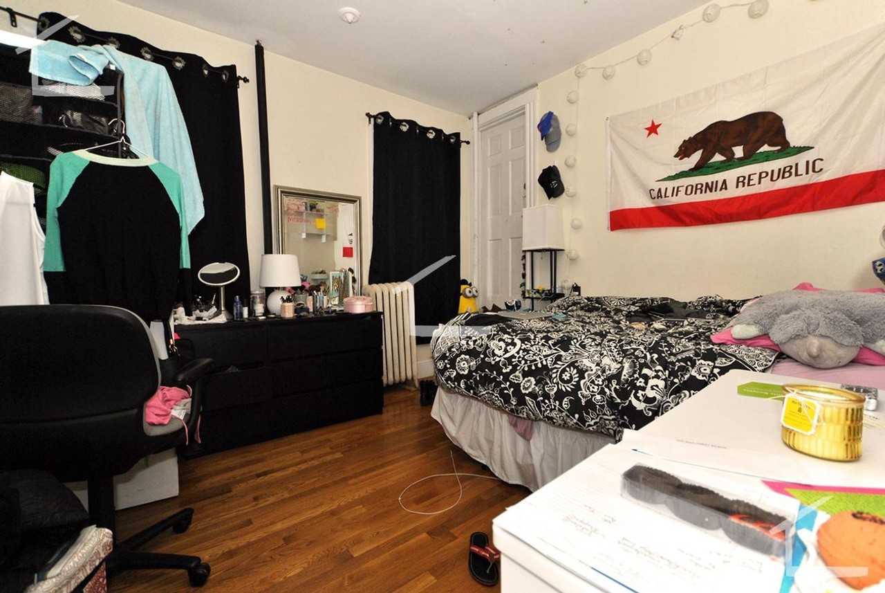 64 Egmont St - Photo 5 of 6