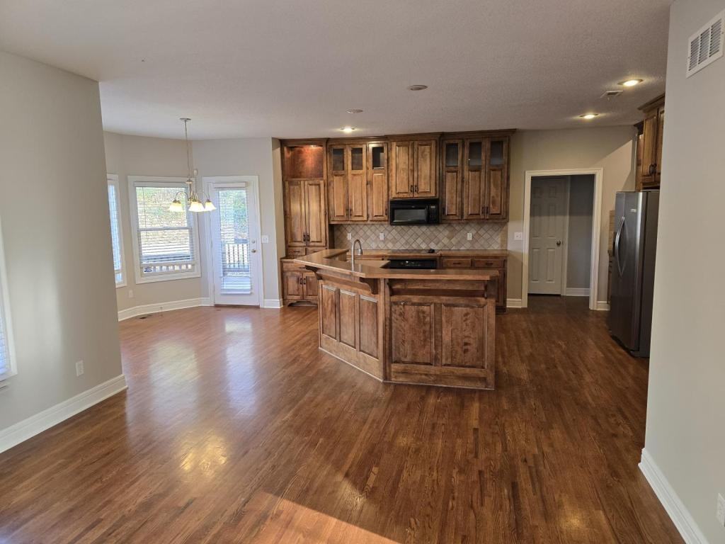 2004 Nw 59th Ct - Photo 2 of 19