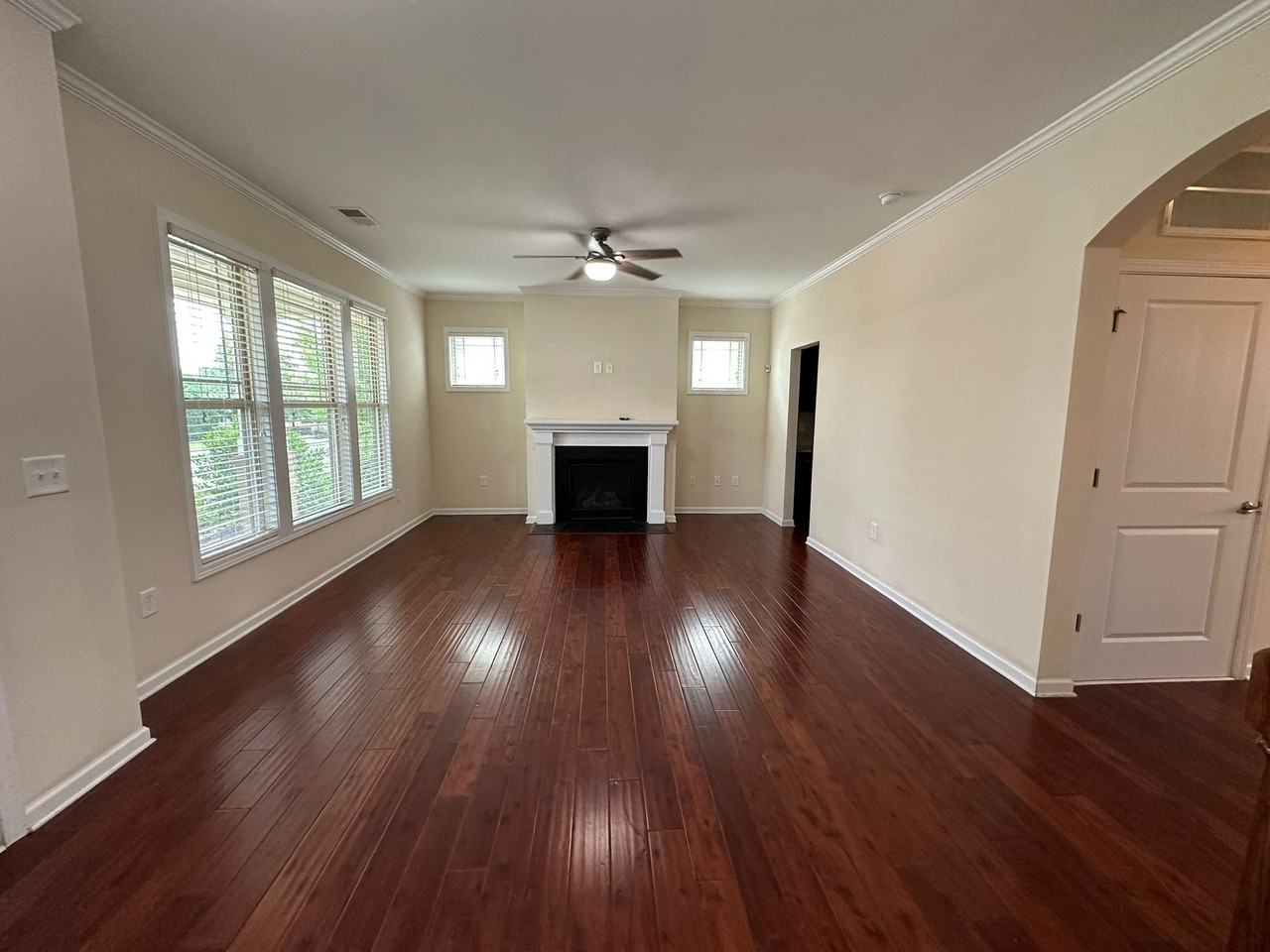 1009 Oatney Ridge Ln - Photo 3 of 30