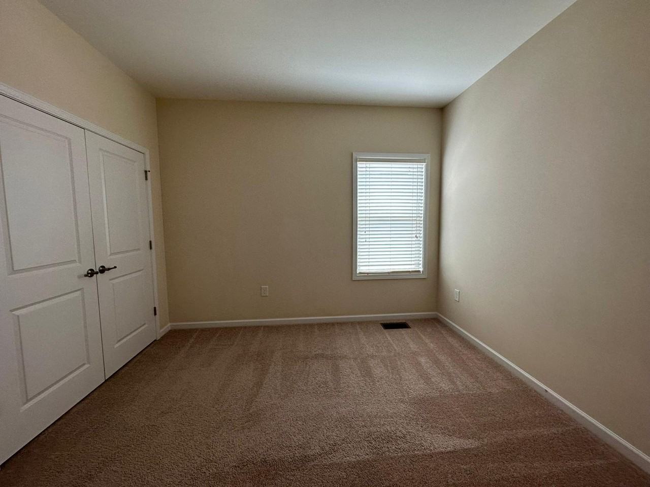 1009 Oatney Ridge Ln - Photo 6 of 30