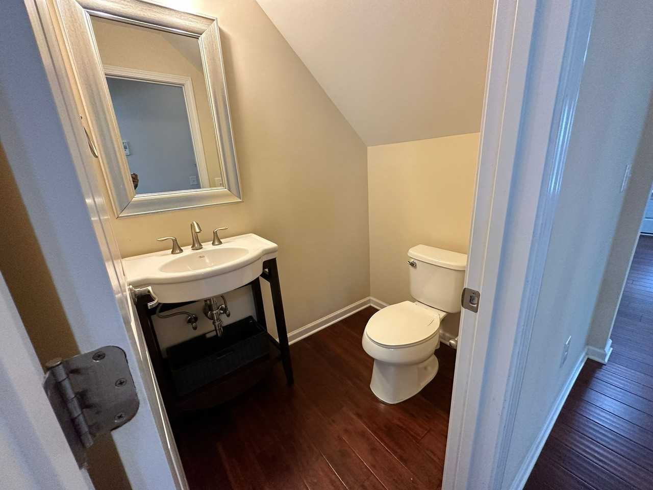 1009 Oatney Ridge Ln - Photo 4 of 30