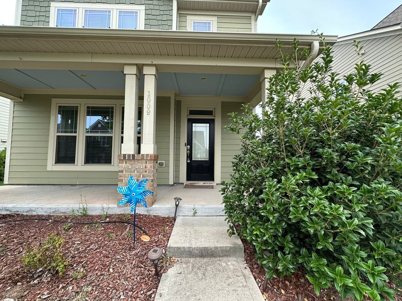 1009 Oatney Ridge Ln - Photo 2 of 30