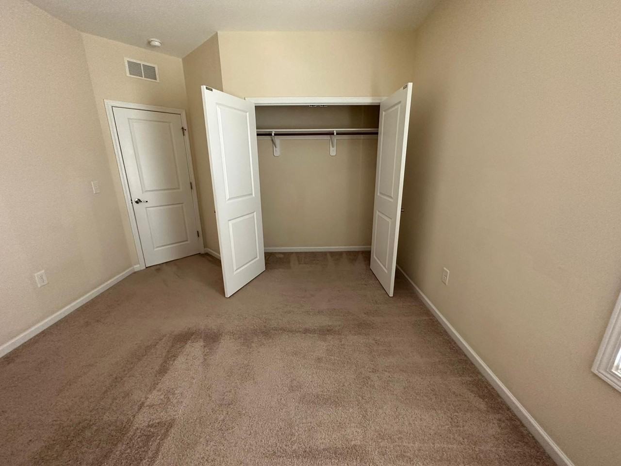 1009 Oatney Ridge Ln - Photo 4 of 30