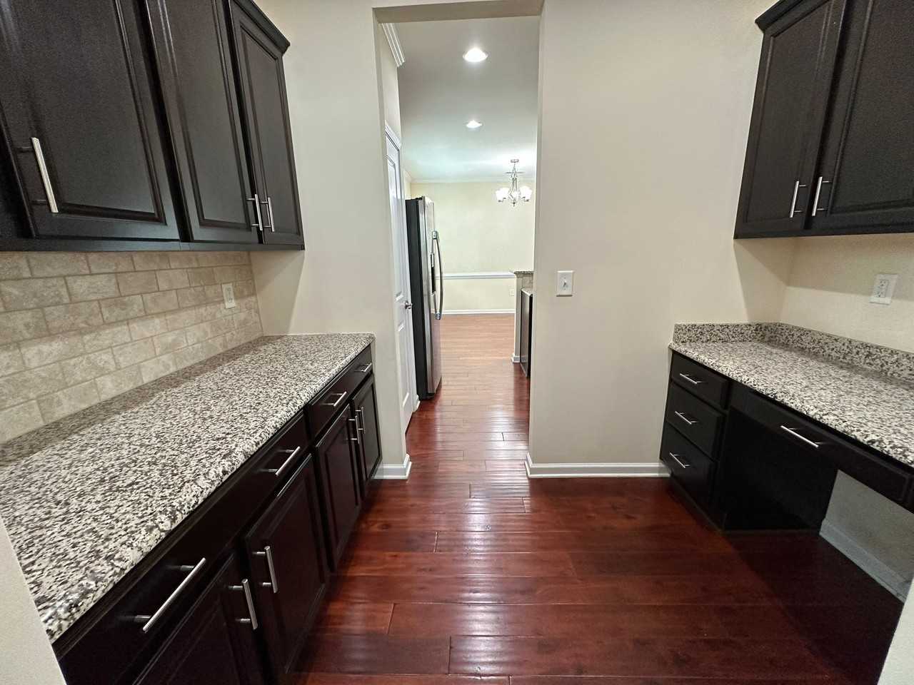 1009 Oatney Ridge Ln - Photo 3 of 30