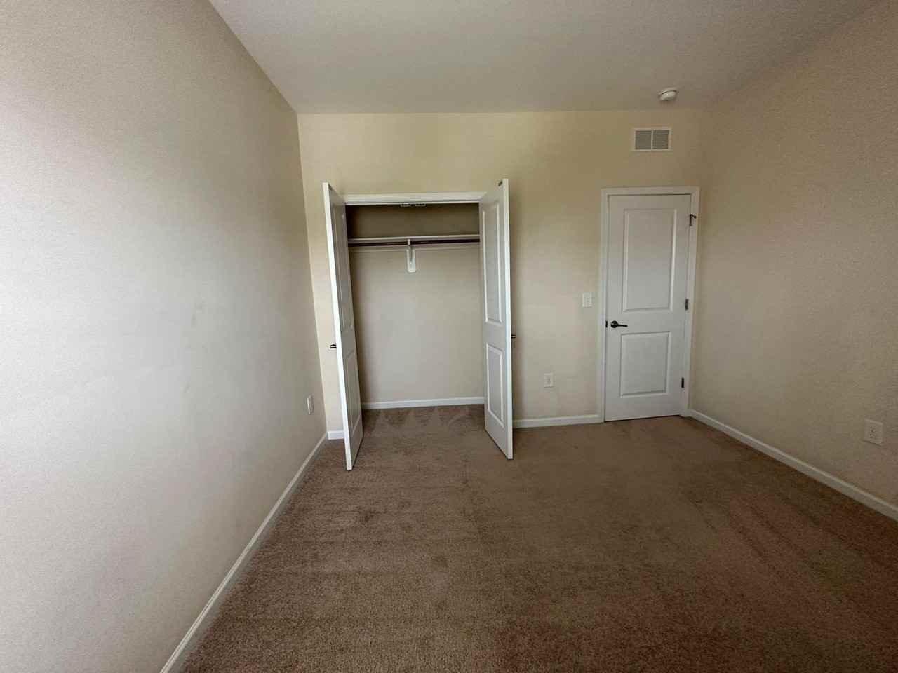 1009 Oatney Ridge Ln - Photo 4 of 30