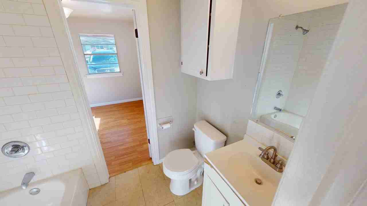 13858 S 292nd East Ave - Photo 2 of 9