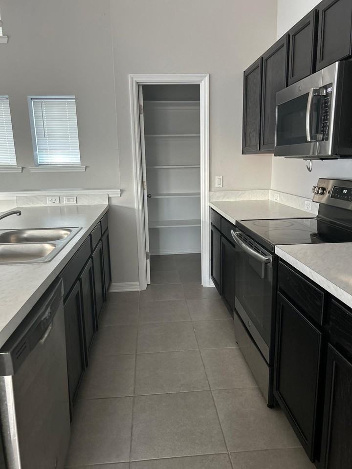 8001 Nemours Pkwy #1 - Photo 2 of 32