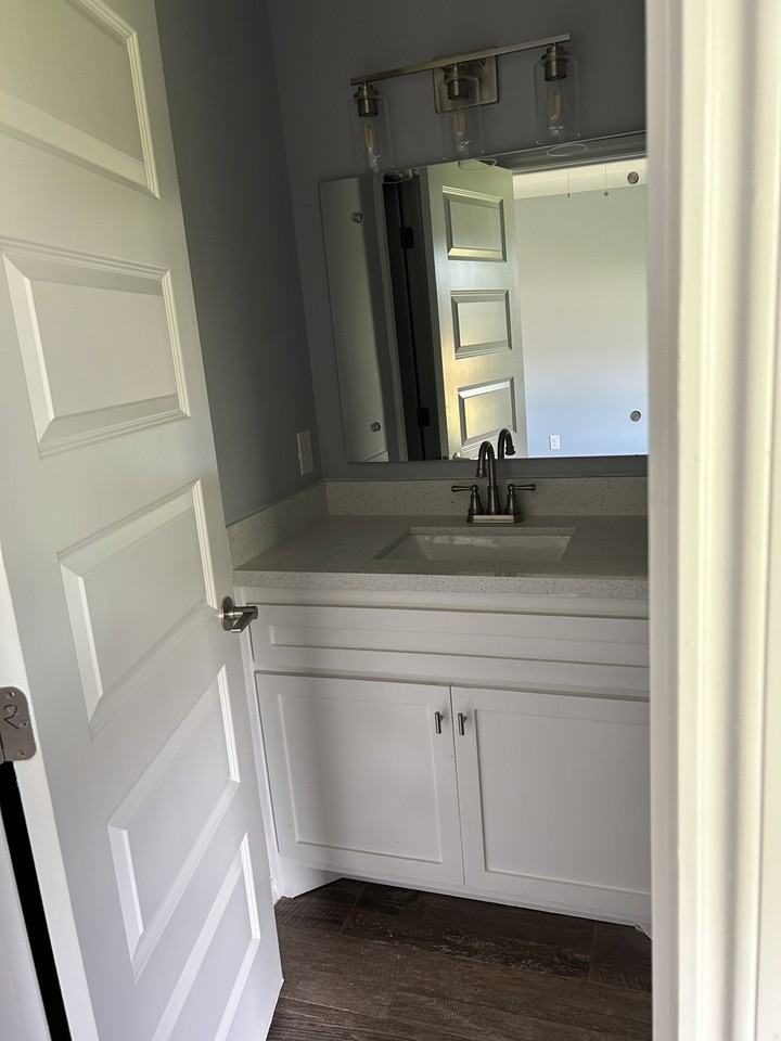 1321 Glasscock Avenue #B - Photo 6 of 9