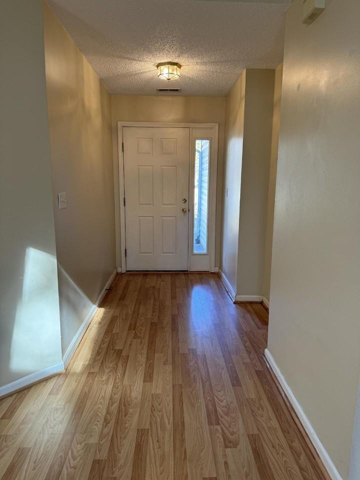 410 Glensprings Dr - Photo 2 of 23