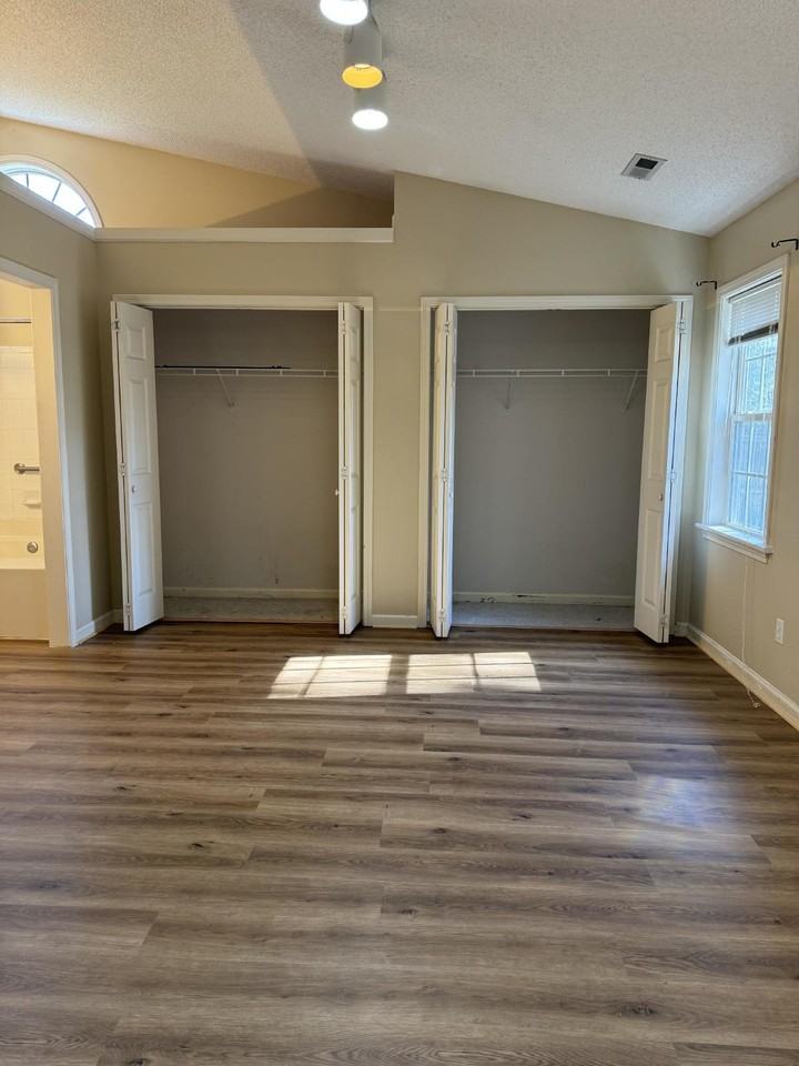 410 Glensprings Dr - Photo 6 of 23