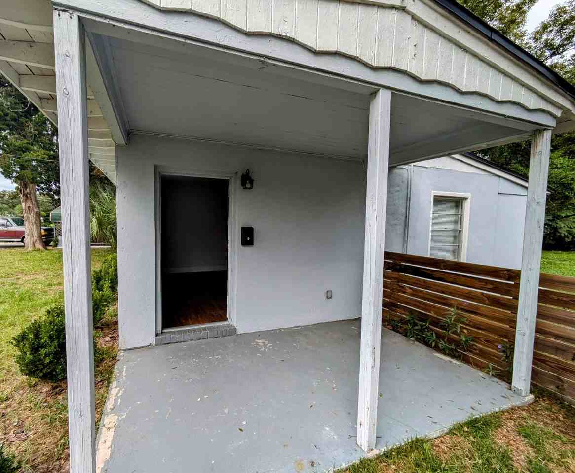 3917 Peach Dr - Photo 3 of 15